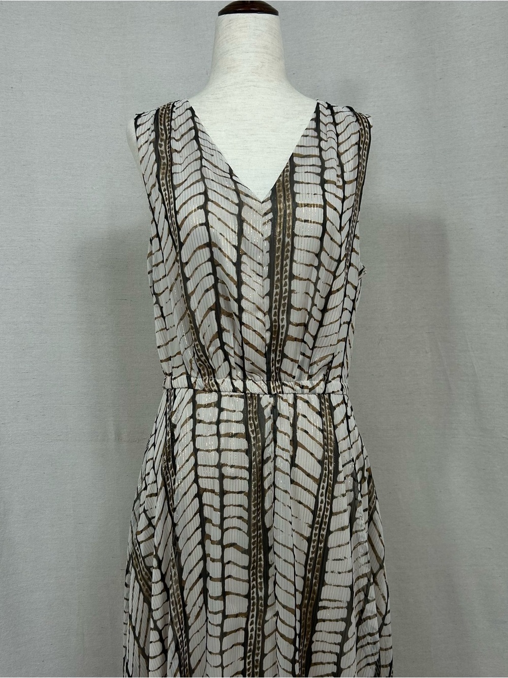White House Black Market Cream and Black Patterned Maxi Dress with Gold Thread - Picture 5 of 8